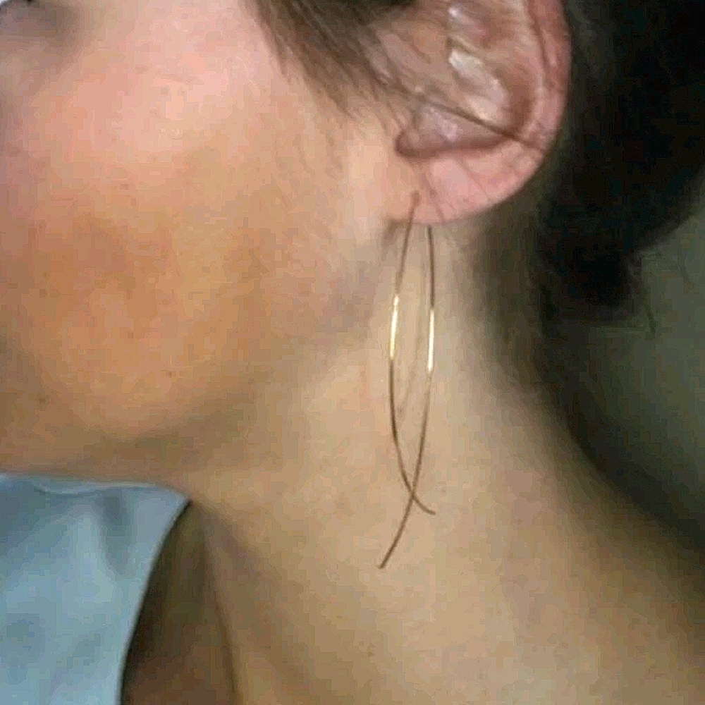 💖 2/$30 Minimalist dainty gold plated simple casual fish hoop earrings - Picture 7 of 12